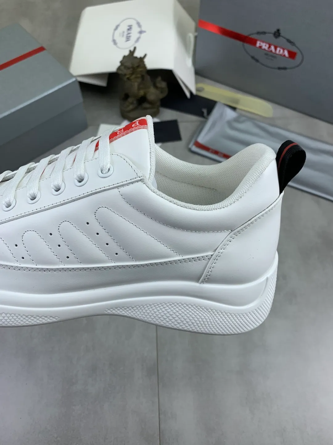 Men's men's shoes P560💰 [Real Price] Popular models are on the official website, 🆘 Trendy brand (Prada) mainly promotes popular models, avant-garde and versatile fashionable men's shoes private version mold opening, cowhide surface splicing 1:1.. Stylish and simple, original imported cowhide lining cowhide feet; the atmosphere and personality are more fashionable, eye-catching and pursuing class. It will subvert the old ideas and be a must-have for fashionistas who want to spend time with you! Must keep it! Tall and comfortable, large and low, high-end quality workmanship. Code number: 38-45 2️⃣optional.
